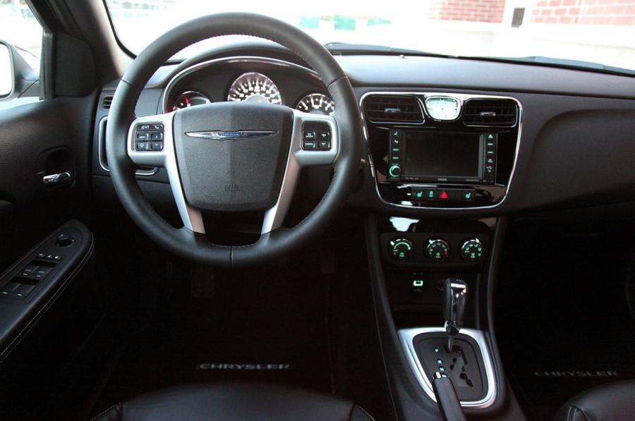  Chrysler 200 2011 года  (фото 71 из 122)